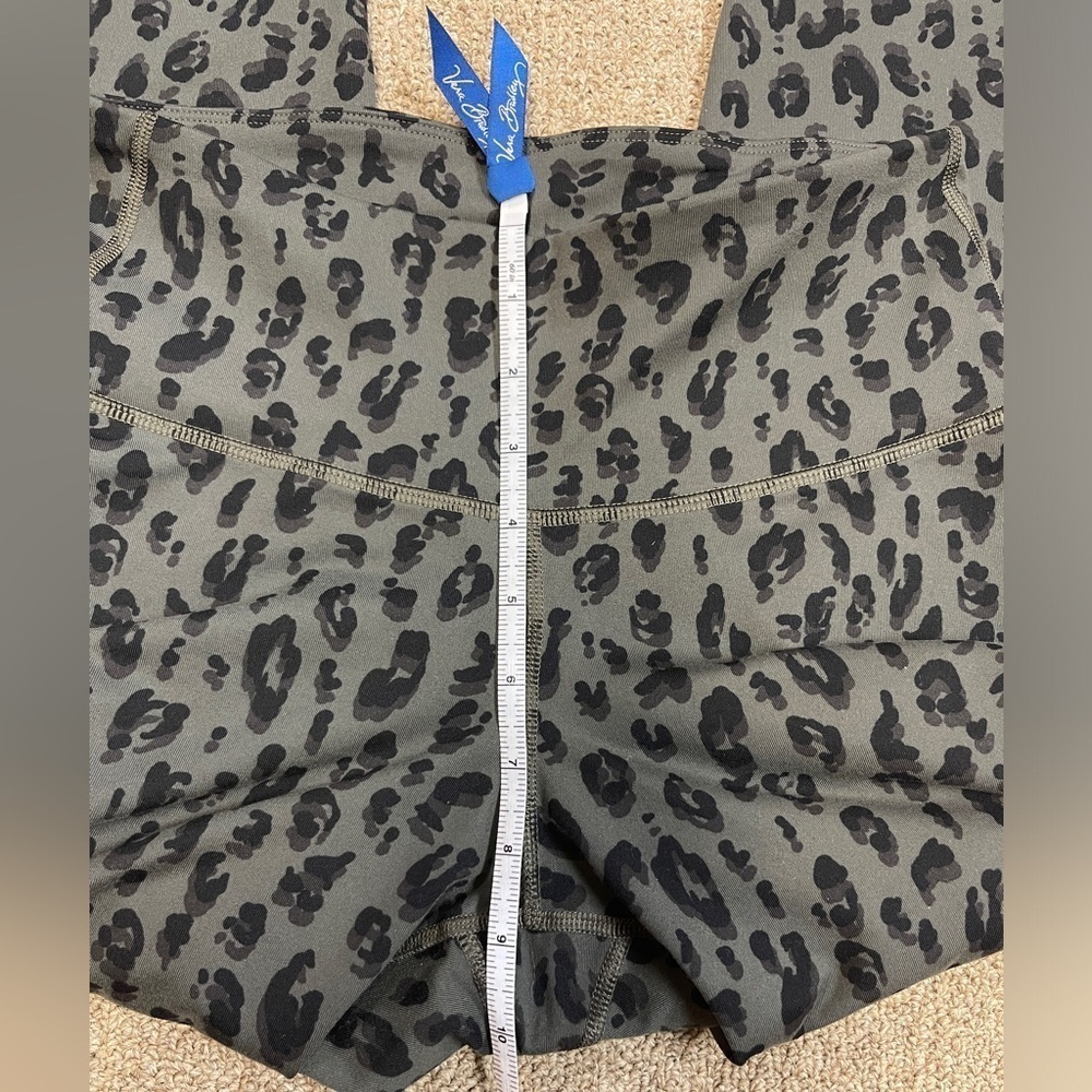 Old Navy: Women’s Active Elevate Go Dry Animal Print Legging, Size S - Picture 6 of 8